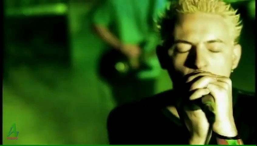Linkin park one step closer. Честер Беннингтон one Step closer. Linkin Park 2001. Linkin Park - one Step closer (2000).
