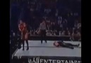 The Rock'tan Undertaker'a Süper Chokeslam ..!! [HQ]