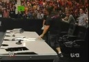 Bret Hart Mr.McMahon'a Saldırıyor(8 Şubat 2010)
