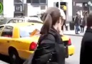 Amerikada taksi üzerinde namaz kılan taksi şoförü...!!