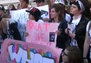 Avril Lavigne Fans - What The Hell Parade @ Sanremo 2011, Italy [HQ]