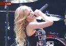 Avril Lavigne - 05 Losing Grip @ Tsunami Benefit Concert 2005 [HQ]