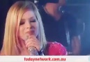 Avril Lavigne - Smile (2DayFm World Famous Rooftop) [HQ]