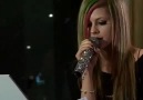 Avril Lavigne - Tik Tok live at BBC Radio 1 (Kesha Cover) [HQ]