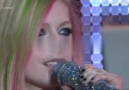 Avril Lavigne - What The Hell @ Les Victoires De La Musique 2011 [HQ]