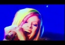Avril Lavigne - What The Hell @ T4 27.03.2011
