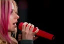 Avril Lavigne - When You're Gone @ World Music Awards 2007 [HQ]