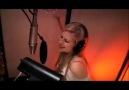 Avril Lavigne - Wish You Were Here (Acoustic Studio Session) [HQ]