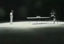 Bruce Lee Masa Tenisi Oynuyor