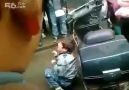 Bu çocuk bir suçlu !!! Suçu da Çin'de UYGUR TÜRK'ü olmak !