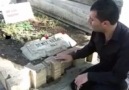 Cihan Çelik Deniz Gezmişin Mezarı Başında