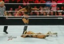 Eve Torres vs Nikki Bella - [22/08/2011] [HQ]