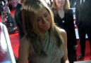 JENNIFER ANISTON SIGNING AUTOGRAPHS IN BERLIN [HQ]
