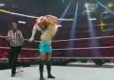 Kelly Kelly vs Beth Phoenix - WWE SummerSlam 2011 [HQ]