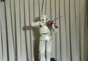 Keman Çalan Robot