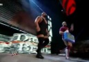Mark Henry vs Daniel Bryan - [04.11.2011] [HQ]