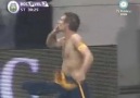 39 metreden kafa golü: Martin Palermo...