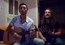 Mimiklere hareketlere bak yaa :))