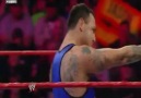 o efsanevi finishers Santino Marella Cobra !!! xD