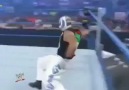 Rey Mysterio kendisi ile dalga geçilince yapıştırdı