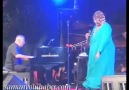 Ünlü Jazzcı Joe Sample Ezan Okununca Konserini Kesti [HQ]