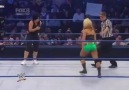 Vickie Guerrero Vs Kaitlyn  5 Kasım 2010 [HQ]