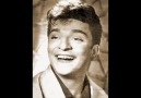 Zeki Müren - Bir Ateşim Yanarım