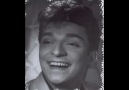 Zeki Müren - Dediler Zamanla Hep Azalırmış Sevgiler [HQ]