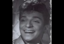 Zeki Müren - Görmedim ömrümün asude geçen bir demini..