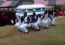 Afrika' da ilginç bir cenaze töreni..