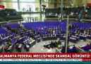 Almanya Federal Meclisinde skandal görüntü!