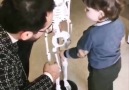 Anatomi öğrenen çocuk