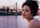 Angelina Jolienın oynadığı Gia filminden bir sahne.