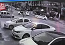 Ankarada bir otomobilin yayaya çarptığı an kamerada.