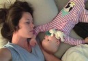 Annesini uyutmayan sevimli bebek