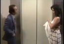 Asansörde Soyunmayı Yanlış Anlayan Adam