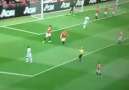 Ashley Young'ın ağzına Kuş Sıçtı :D