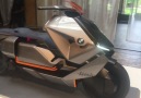 A short walkaround of the nee BMW Concept Link electric scooter