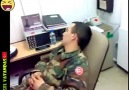 Asker Üst Rütbesine Uyurken Yakalanıyor ve.....