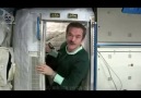 Astronotlar Uzayda Nasıl Uyuyorlar -Chris Hadfield