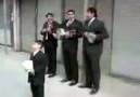 At Kadehi Elinden (SOKAK PERFORMANSI)