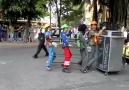 AWESOME street performer!