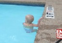 16 aylık bebekten yüzme dersi