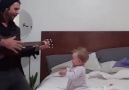 Babanın minik kızına yaptığı serenat