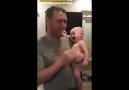 Babasıyla Kıkır Kıkır Gülüşen Bebek