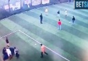 Barzo Adam - Uefa gözlemcisini yere yıktılar videodan...