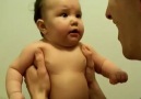 Bebek Babasının Gülüşüne Bakın Nasıl Ağlıyor :))