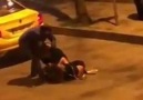 Beşiktaşta iki kadının saç saça baş başa kavgası kamerada
