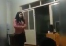 Bir girişi var...