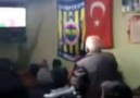 Bir köy kahvehanesinde Fenerbahçeli taraftarların sevinci